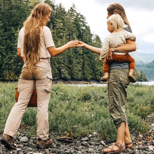 Raw & UNFILTERED: a WILD day OFF GRID (w/ Jake and Nicolle) | EE 134